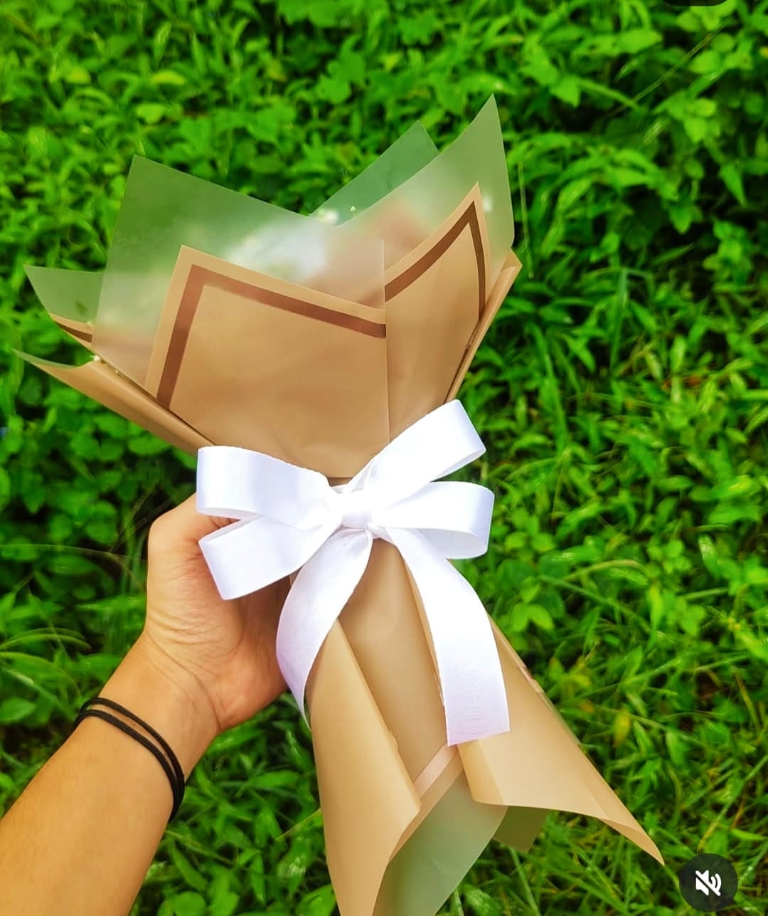 Handmade White Flowers Bouquet | Elegant & Timeless Floral Gift